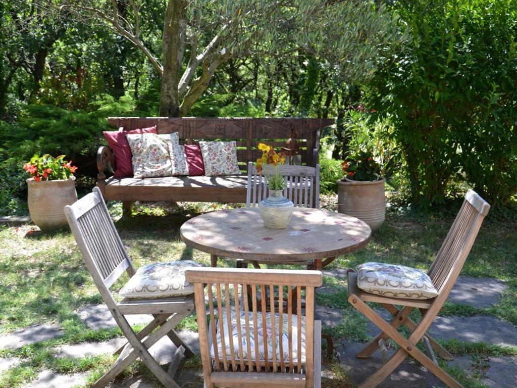 La Deviniere Hotel Donzere Bagian luar foto