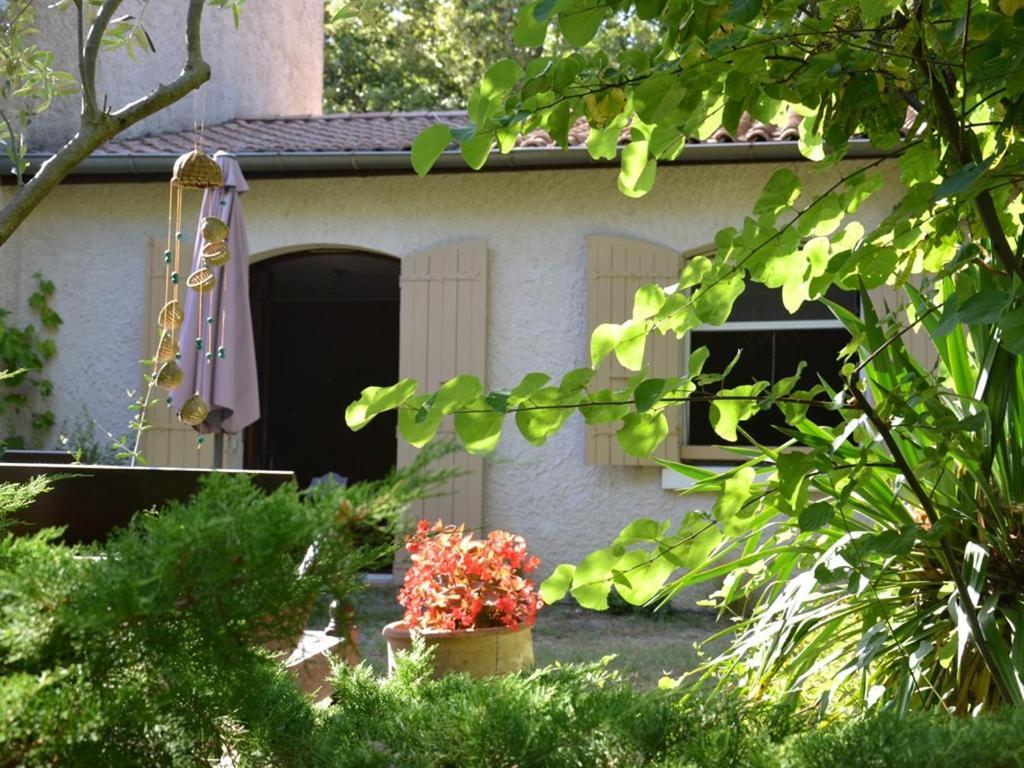 La Deviniere Hotel Donzere Bagian luar foto