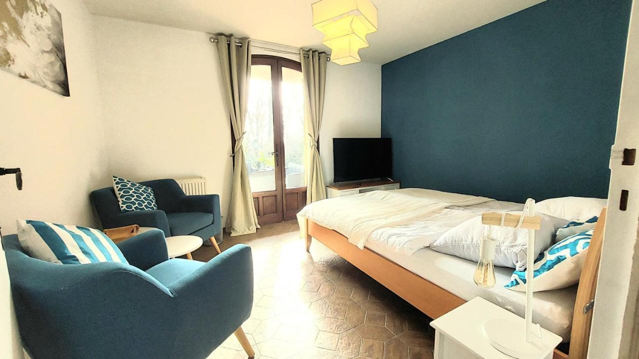 La Deviniere Hotel Donzere Ruang foto