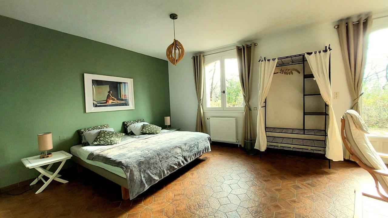 La Deviniere Hotel Donzere Ruang foto