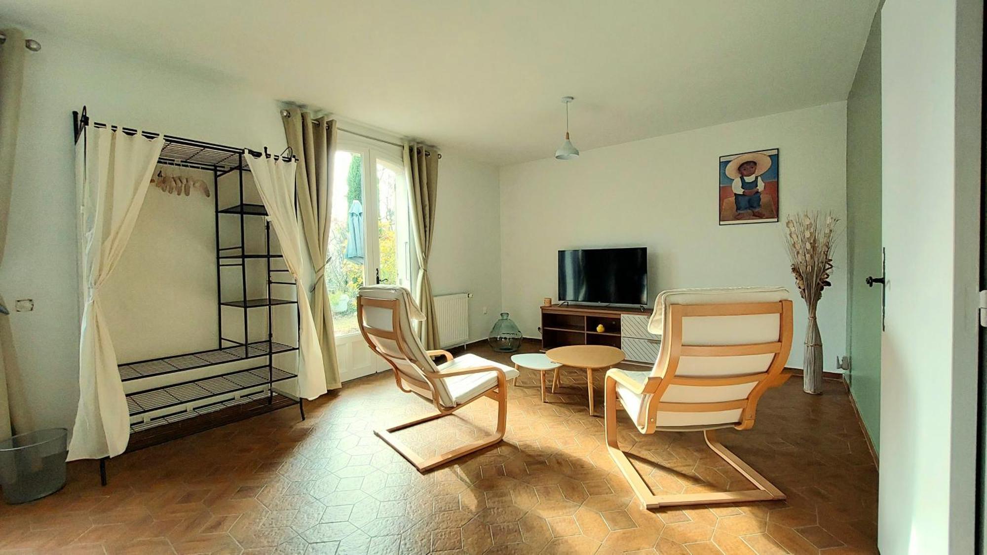 La Deviniere Hotel Donzere Ruang foto