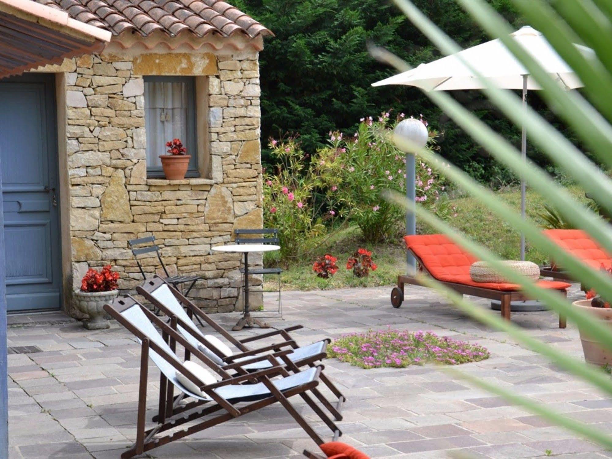 La Deviniere Hotel Donzere Bagian luar foto