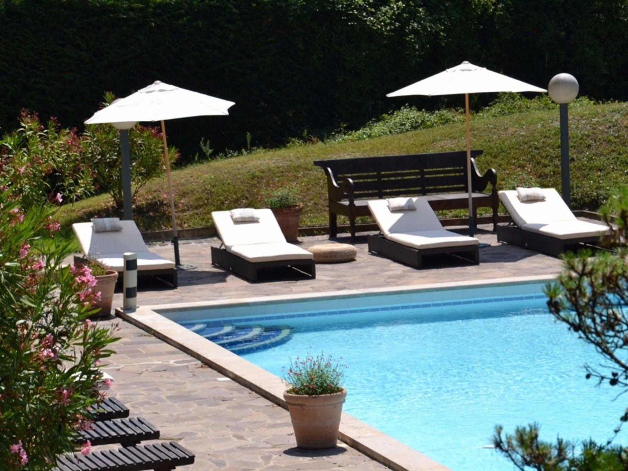 La Deviniere Hotel Donzere Bagian luar foto